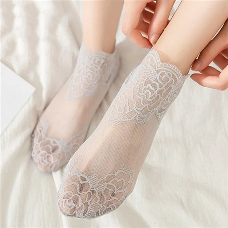 Bulk New Product Lace Heel Socks