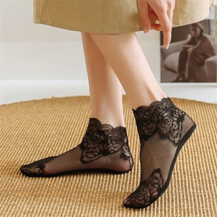 China New Product Lace Heel Socks