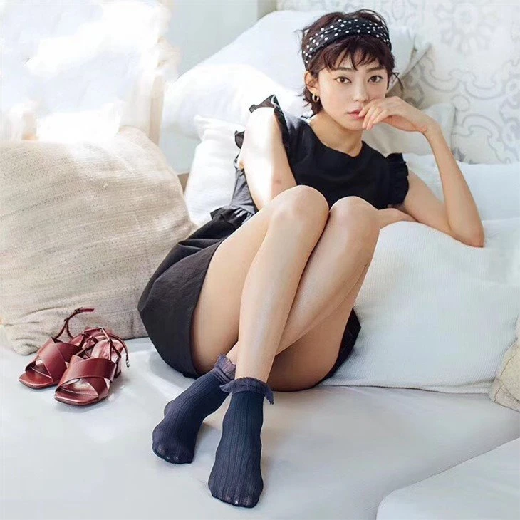 China Popular Lace Socks Women 2022