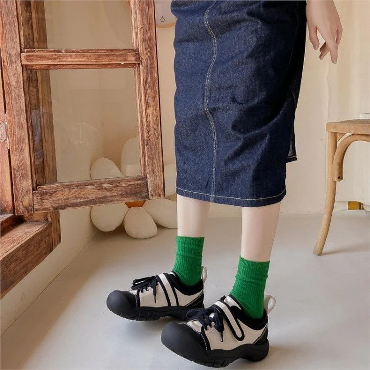 China Solid Reputation Fashion Socks Women 2022