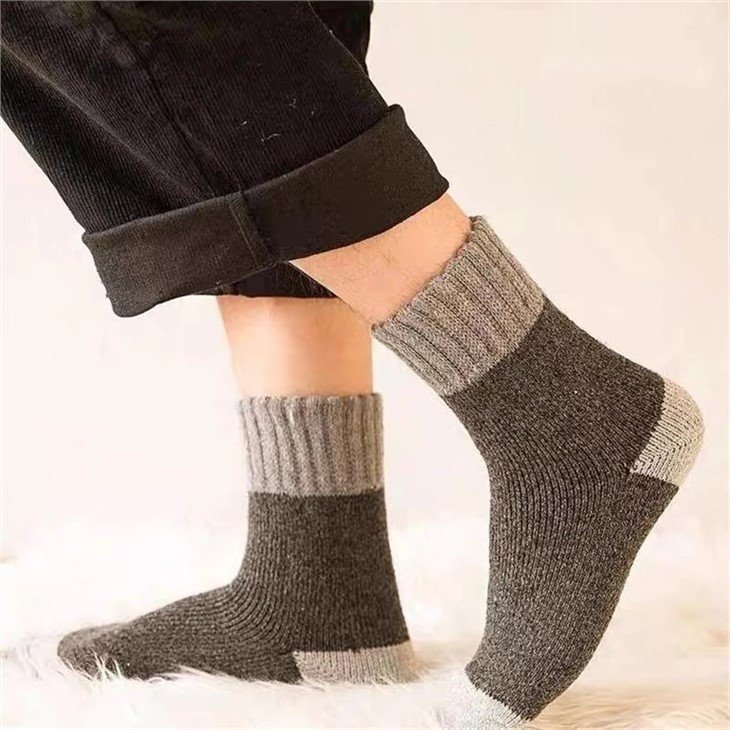 Ski Socks manufacturers