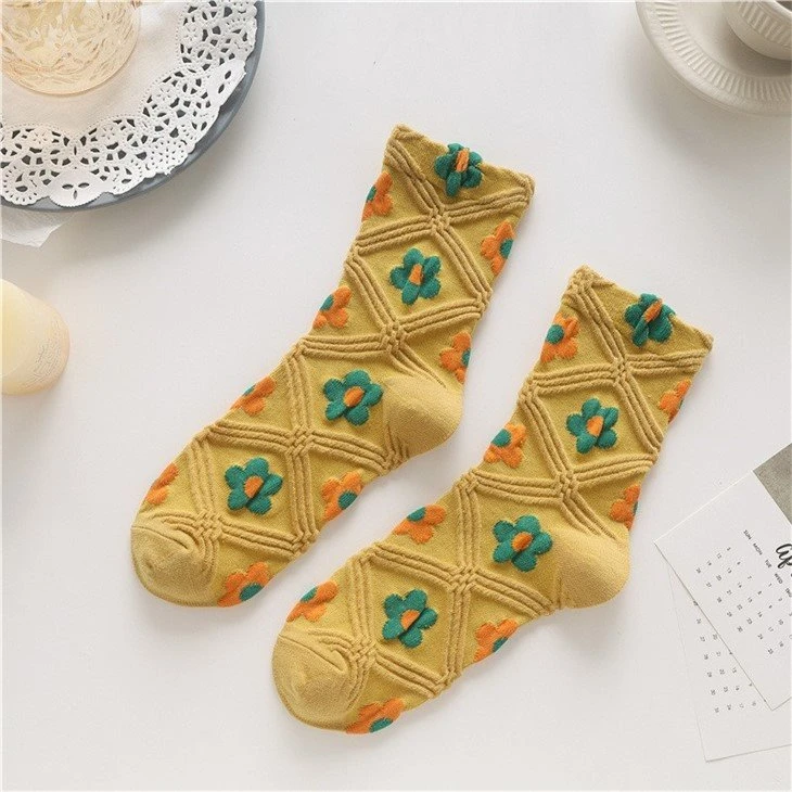 China Top Quality Trendy Colorful Ladies Socks