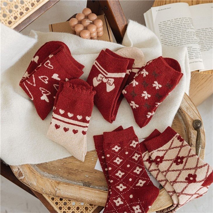 Various Type Woman Socks Long Fashion Design in stock