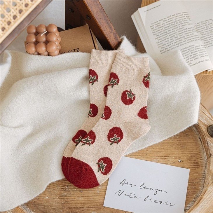 Various Type Woman Socks Long Fashion Design suppliers