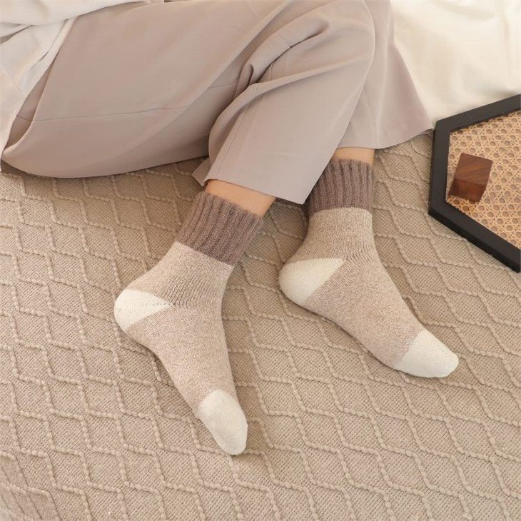 China+wholesale price socks Boot socks+suppliers