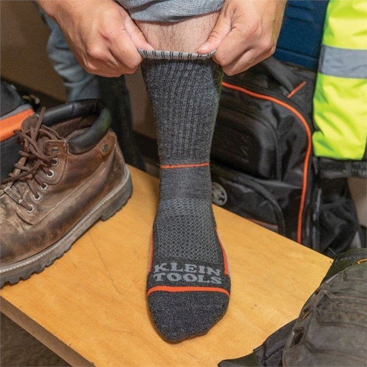 Winter warmer unisex wool socks in stock(3)