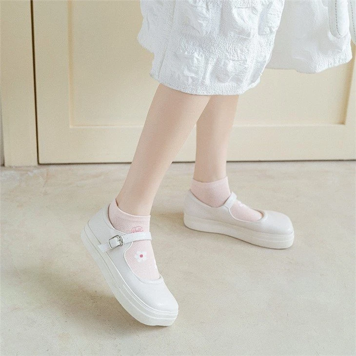 Women Soft Comfortable Cute Pattern Ankle Socks in stock